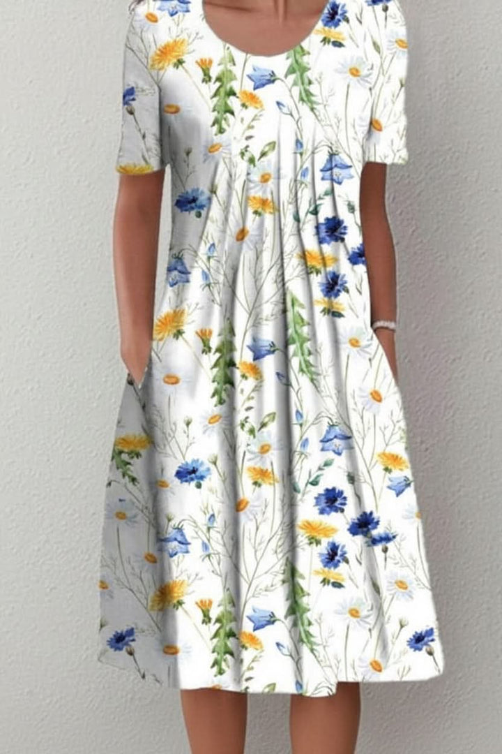 Everyday women's knee-length dress. Casual A-line pullover style, effortless for summer comfort.