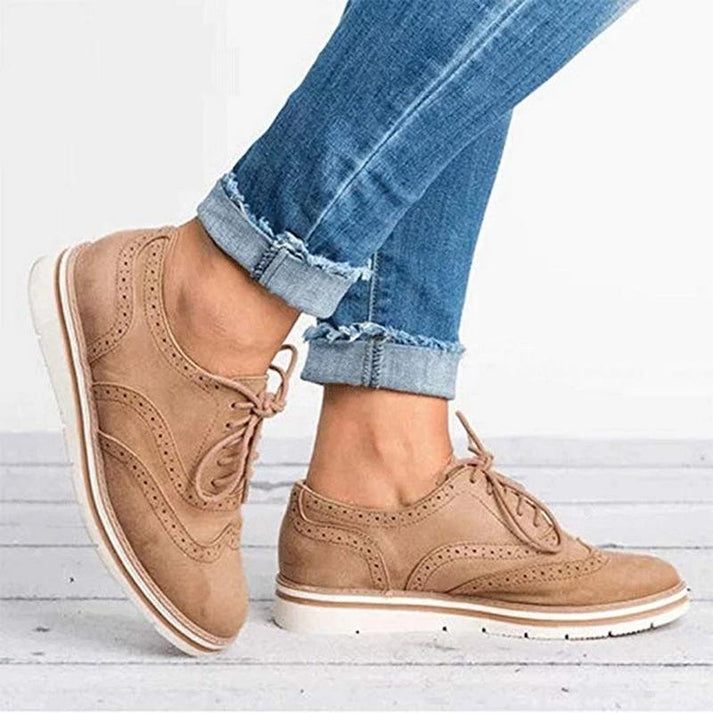 Stylish women's oxford sneakers with lace-up design, offering comfort for spring, fall, and versatile wear.