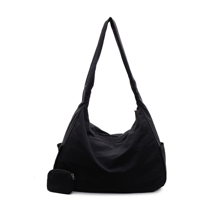 Practical women's everyday crossbody bag, large capacity for secure storage of all essentials.