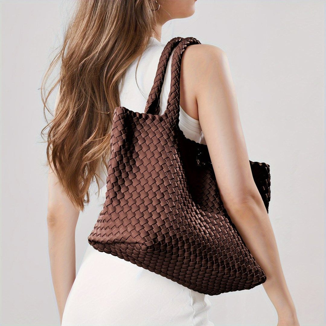 Elegant women's large woven tote shoulder bag, spacious & versatile for fashion-forward daily use.