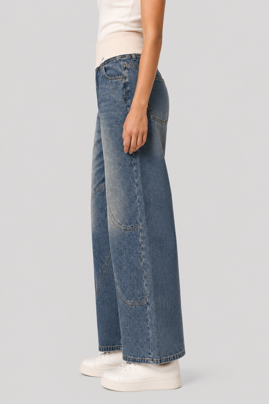 Light blue women's jeans with a comfortable wide leg and loose fit, ideal for everyday casual fashion.
