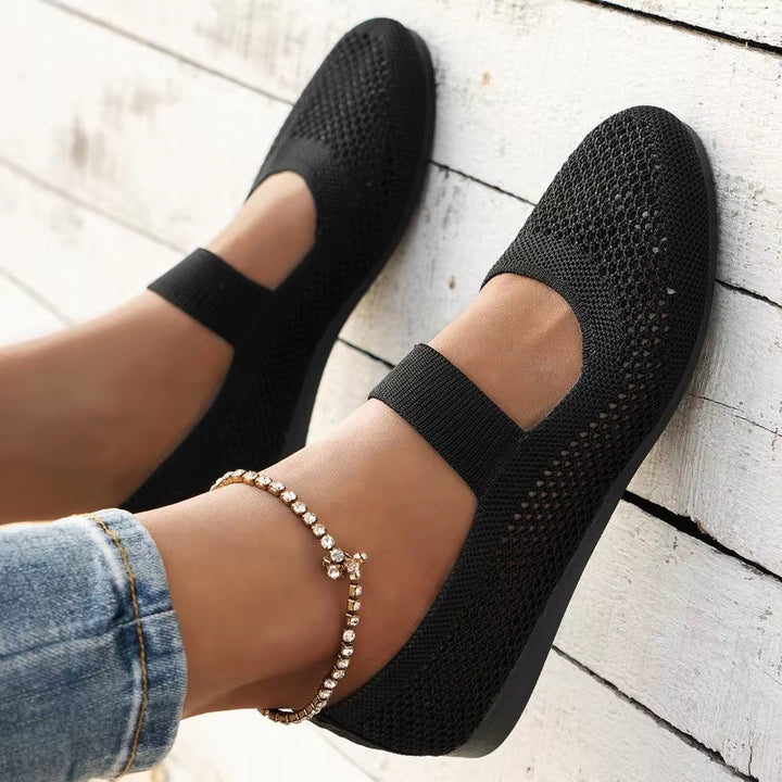 Breathable women's barefoot shoes, perfect for comfortable casual walking.