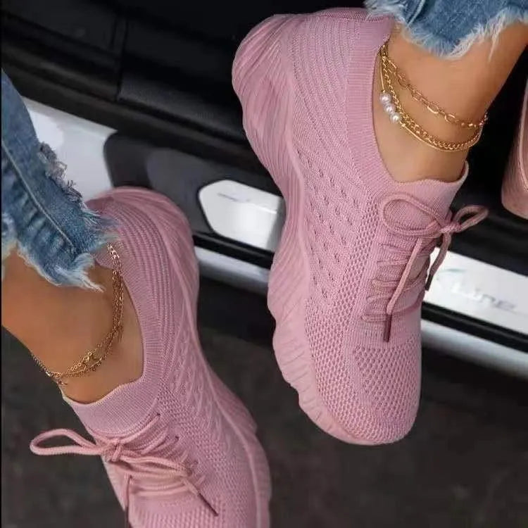 Fashionable women's daily sneakers, super lightweight and breathable for all-day active wear.