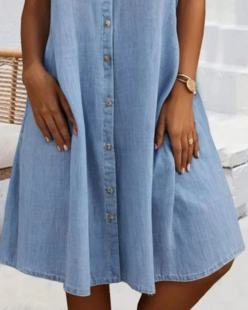 Versatile women's button-down dress, great for casual outings & comfortable fashion.