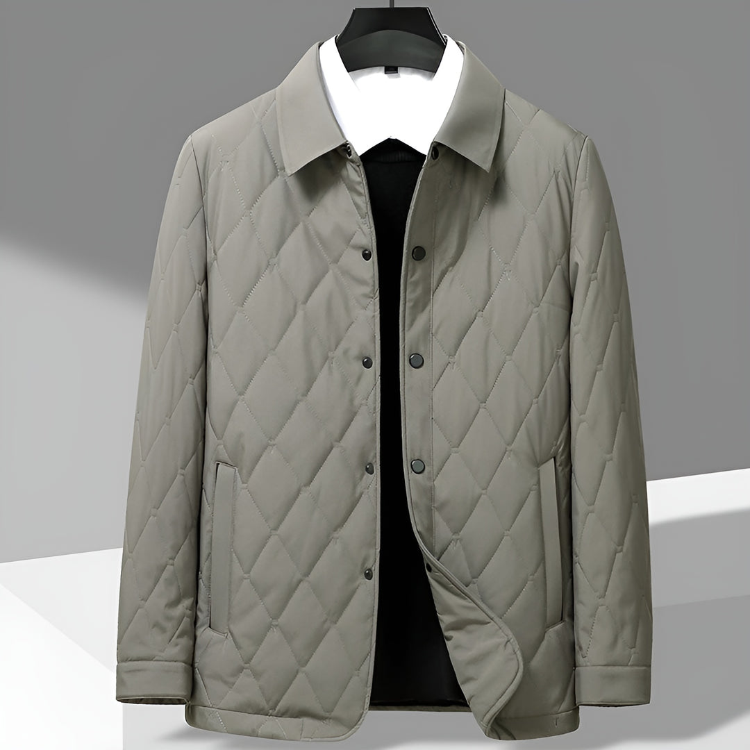 Lightweight quilted coat for women in a neutral color, suitable for various fall and spring outfits
