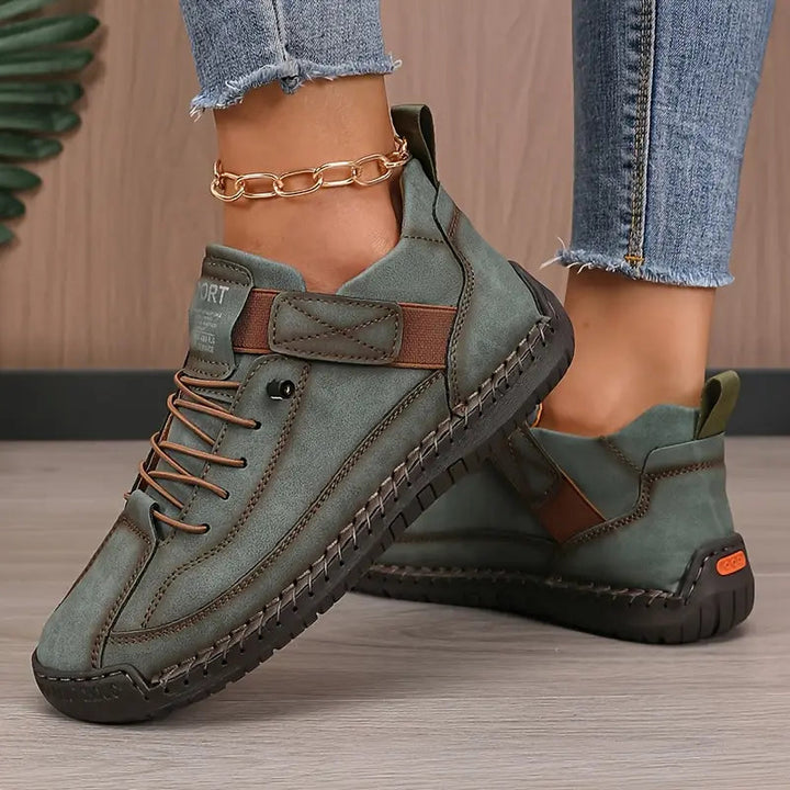 Casual slip-on sneakers for women, stylish and comfortable for everyday wear.