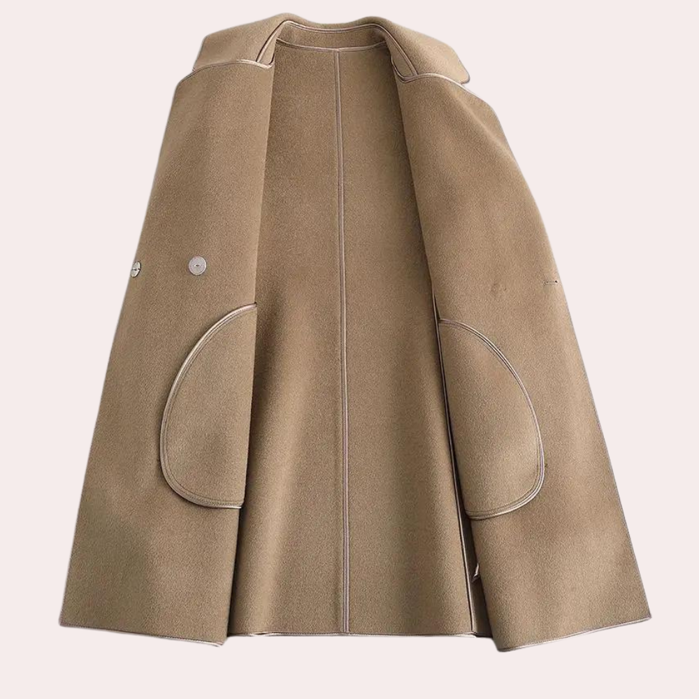 Elegant women's trenchcoat for evening wear or casual outings. Versatile, lightweight, roomy silhouette.
