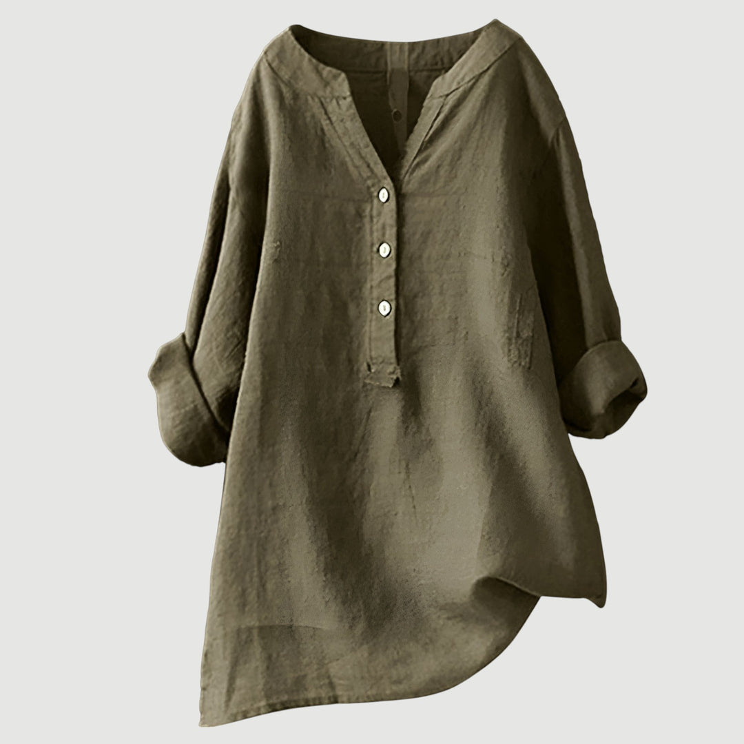 Stylish women's loose fit blouse, comfortable spring/summer fashion top.