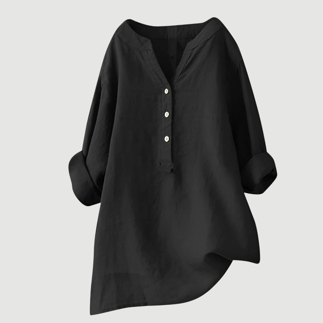 Comfortable plus size loose fit blouse, stylish and airy for women's everyday fashion.