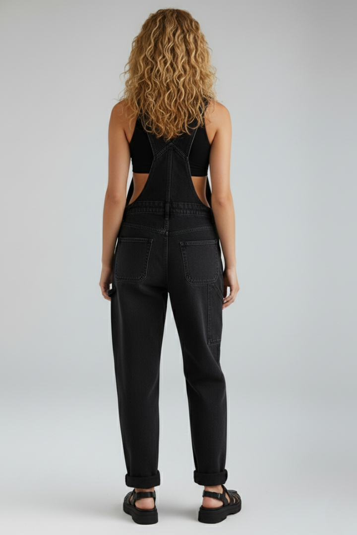 Versatile women's loose jumpsuit, blending comfort and chic fashion for any casual occasion.
