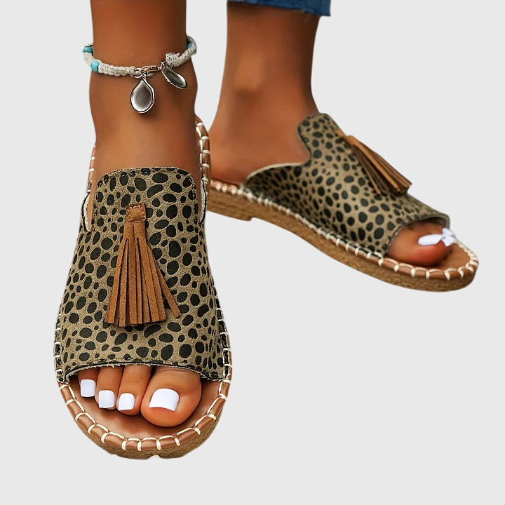 Casual summer sandals for women, Lorraine orthopedic arch support, perfect for walking.