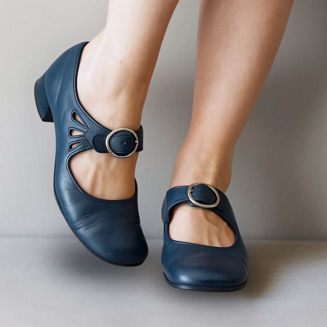 Versatile women's Mary Jane shoes. Fashionable block heel & buckle strap. Ideal for comfortable, elegant wear.