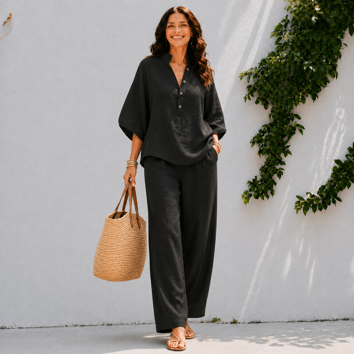 Relaxed fit women's two-piece set with an oversized top and flowy wide-leg trousers, ideal for brunch.