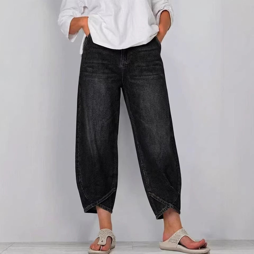 Versatile women's mid-rise barrel leg cropped jeans. Casual denim pants for fashionable everyday outfits.
