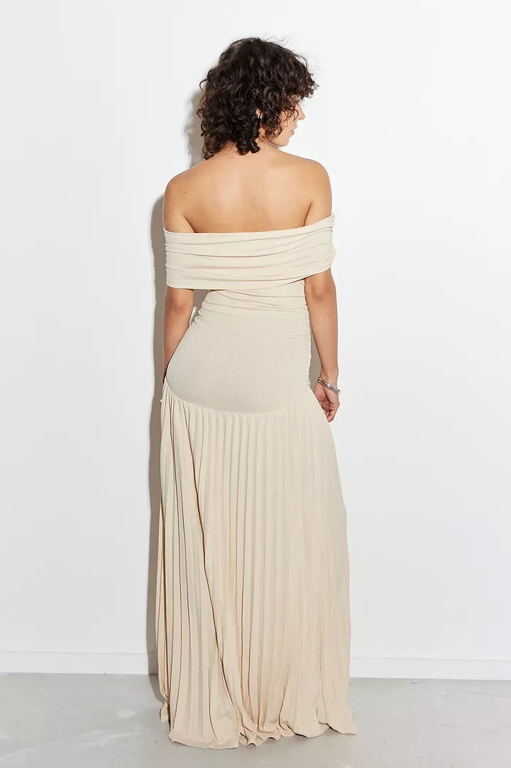 Stylish off-shoulder blue maxi dress with pleats for formal parties, women's.