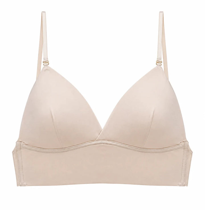 Comfortable women's open back bra, perfect for everyday wear under challenging backless clothing.