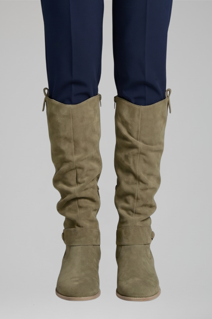 Orthopaedic women's knee-high fashion boots with a side zipper for easy on/off, perfect for supportive fall looks.