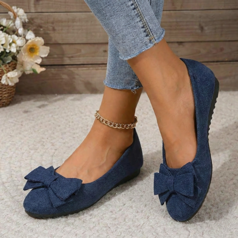 Stylish women's orthopaedic wide fit ballet flats, offering foot support & comfort.