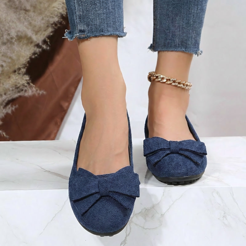Women's wide fit ballet flats with orthopaedic design, providing lasting comfort.