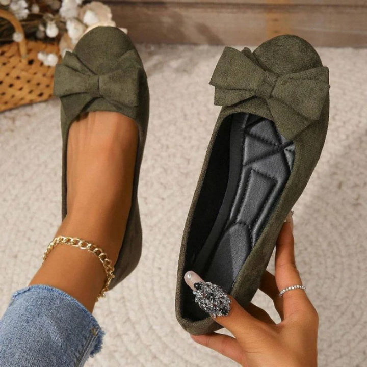 Comfortable women's wide fit ballet flats, orthopaedic design for daily style.