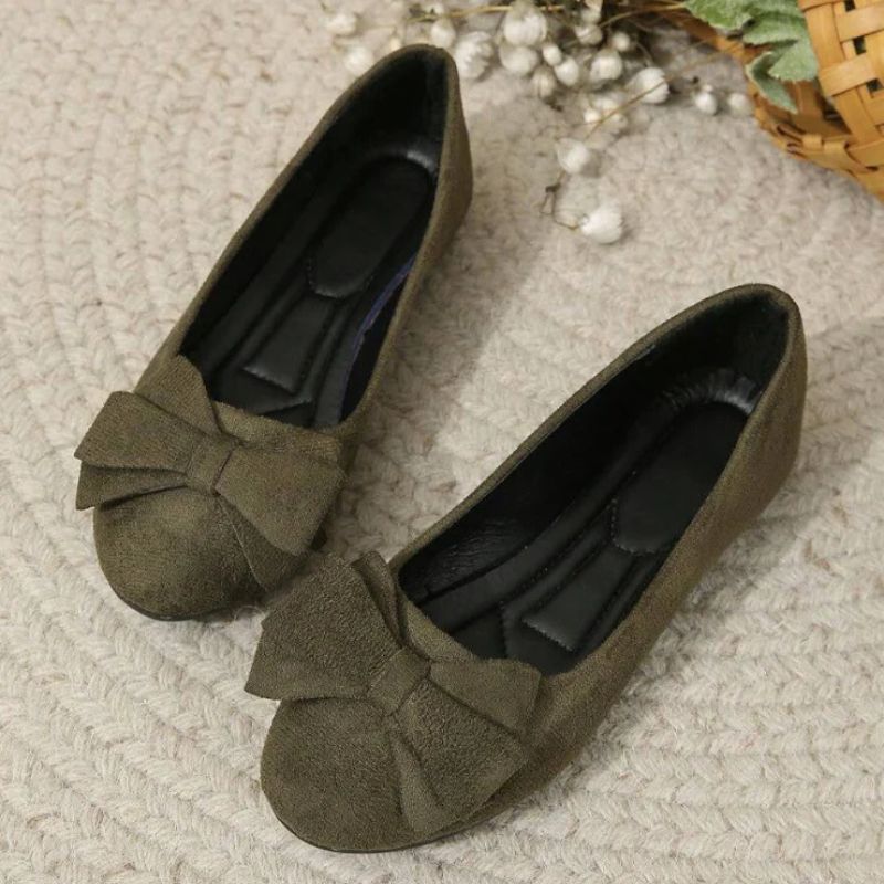 Stylish wide fit orthopaedic ballet flats for women, providing ultimate comfort.