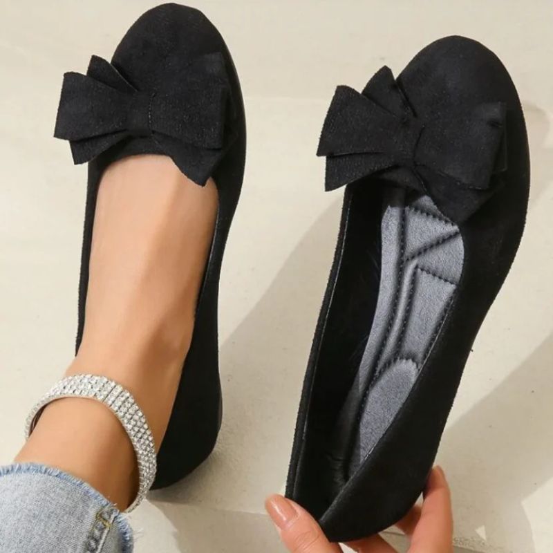 Women's casual wide fit ballet flats, orthopaedic support for everyday chic.