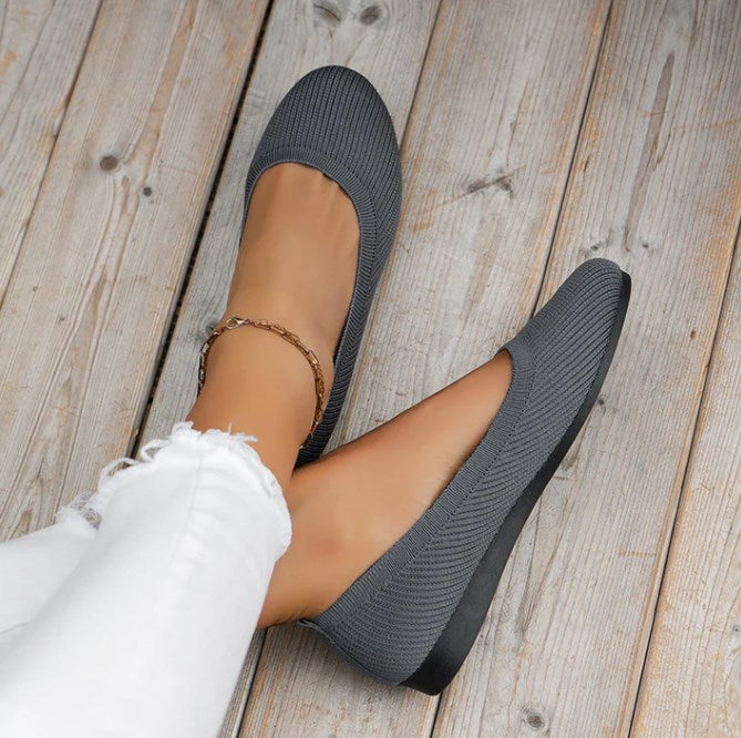 Comfortable women's orthopedic ballet flats, perfect for all-day wear. Stylish slip-on casual shoes with foot support.