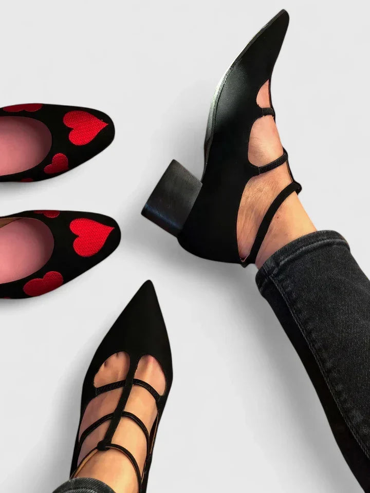 Chic leopard print women's heels, combining fashion with orthopedic comfort and essential foot support.