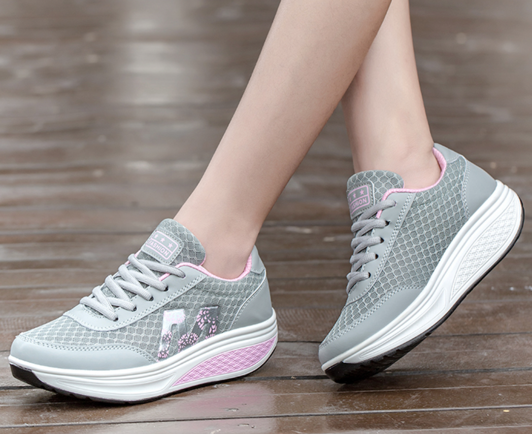 Everyday comfortable women's walking sneakers. Orthopedic footwear offering pain relief & good posture.