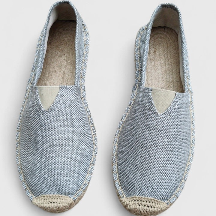 Slip-on women's orthopedic espadrilles, comfortable and breathable summer footwear with arch support.