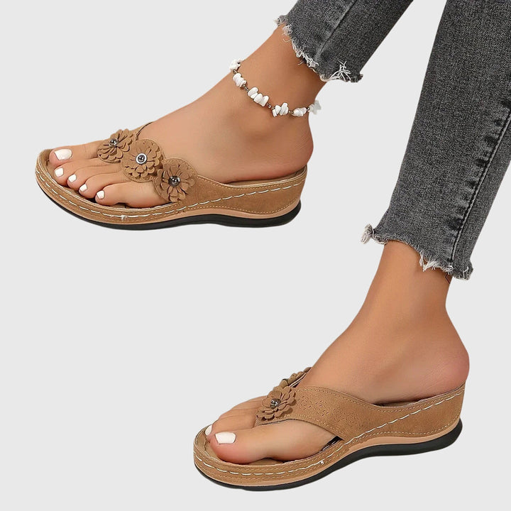 Women's orthopedic sandals, offering superior arch support for ultimate all-day comfort.