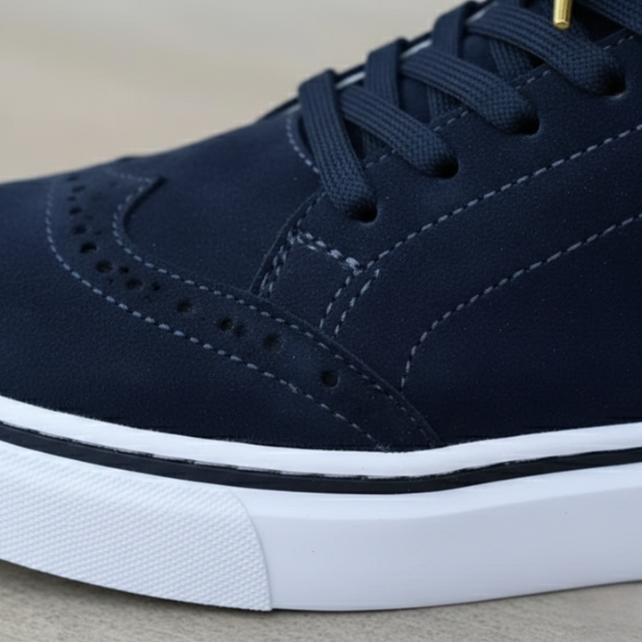 Stylish women's low-top lace-up sneakers, perfect for casual everyday wear and comfort.