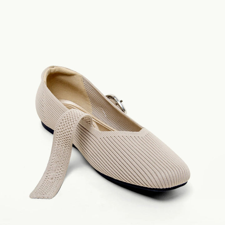 Women's comfy Mary Jane flats, orthopedic support for healthy feet, featuring a modern square toe.