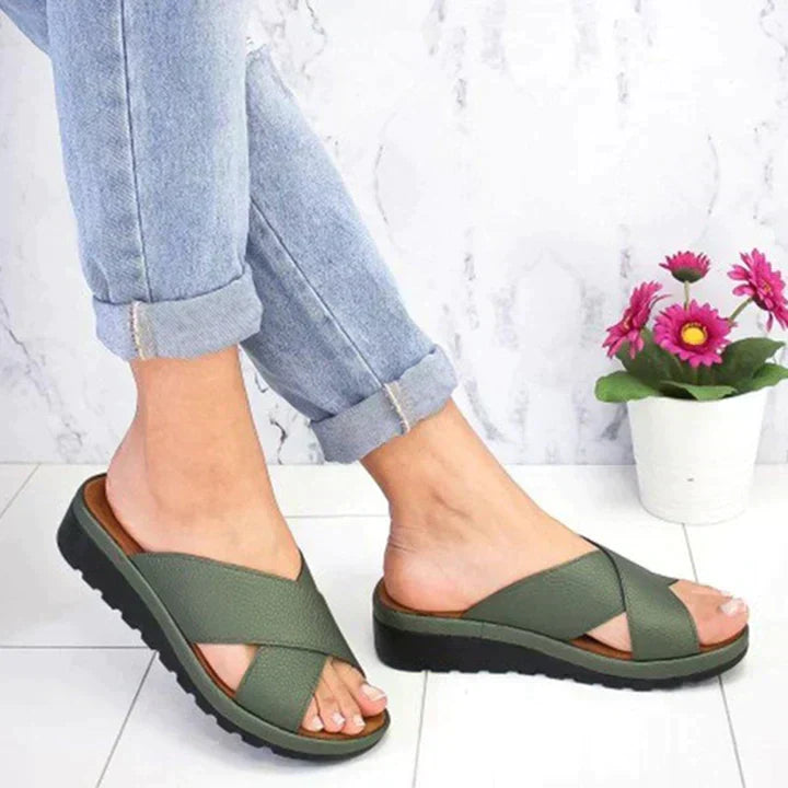Adjustable women's sandals with strong arch support, orthopedic design. Ideal comfortable summer footwear.