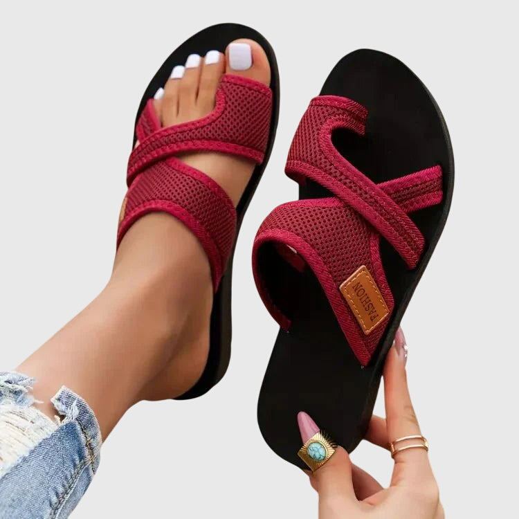 Adaptive women's sandals provide arch support & cushioning, relieving foot pain for ultimate all-day comfort.