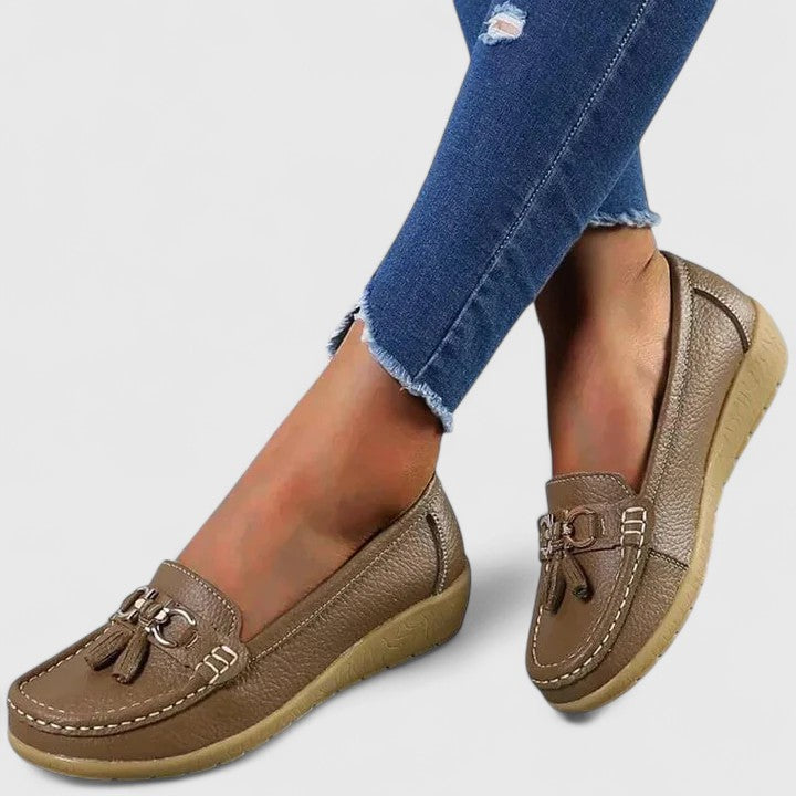 Elegant formal slip-on loafers for women, with orthopedic cushioning and arch support.