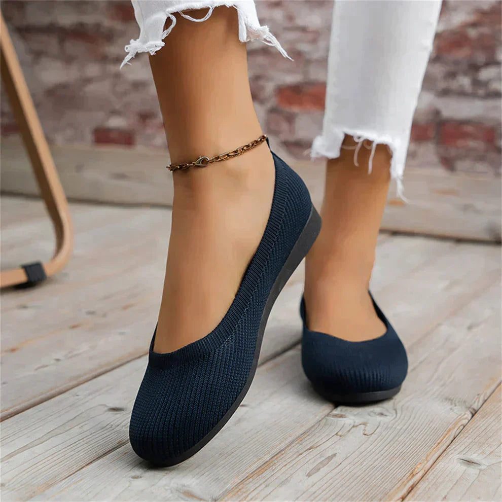 Durable women's slip-on shoes, featuring non-slip grip & ergonomic design for everyday comfort.