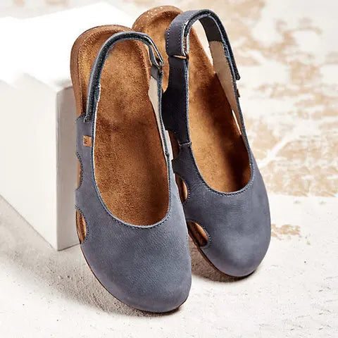 Casual women's orthopedic summer sandals with foot support & comfortable adjustable straps.