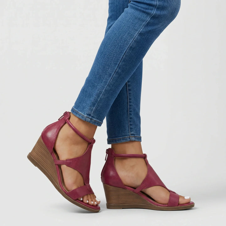 Adjustable strappy orthopedic sandals for women, designed for summer comfort with arch support & foot relief.
