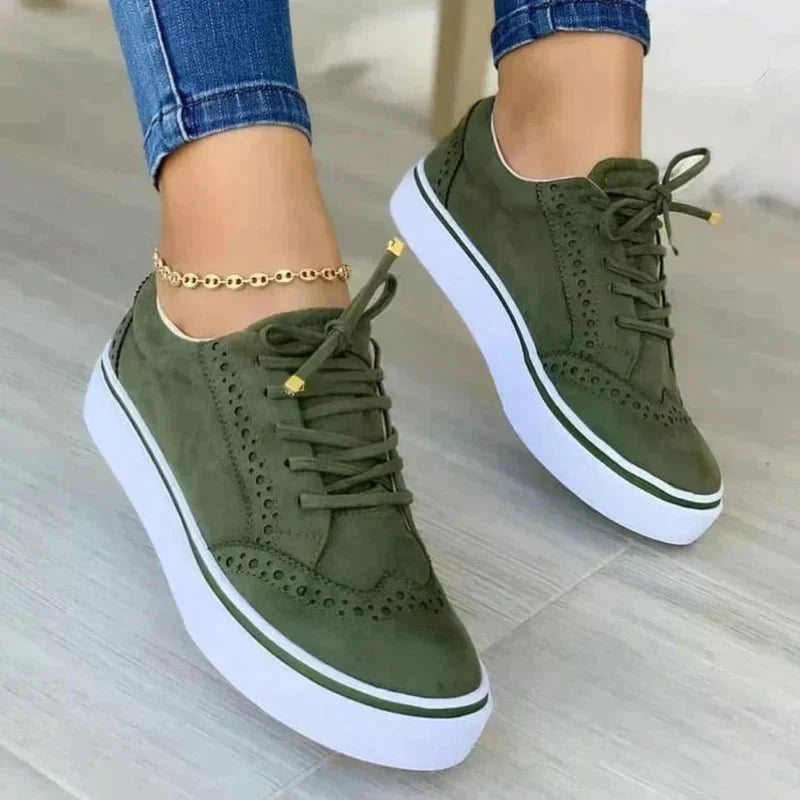 Casual lace-up women's sneakers, perfect for everyday wear, featuring orthopedic support for lasting comfort.