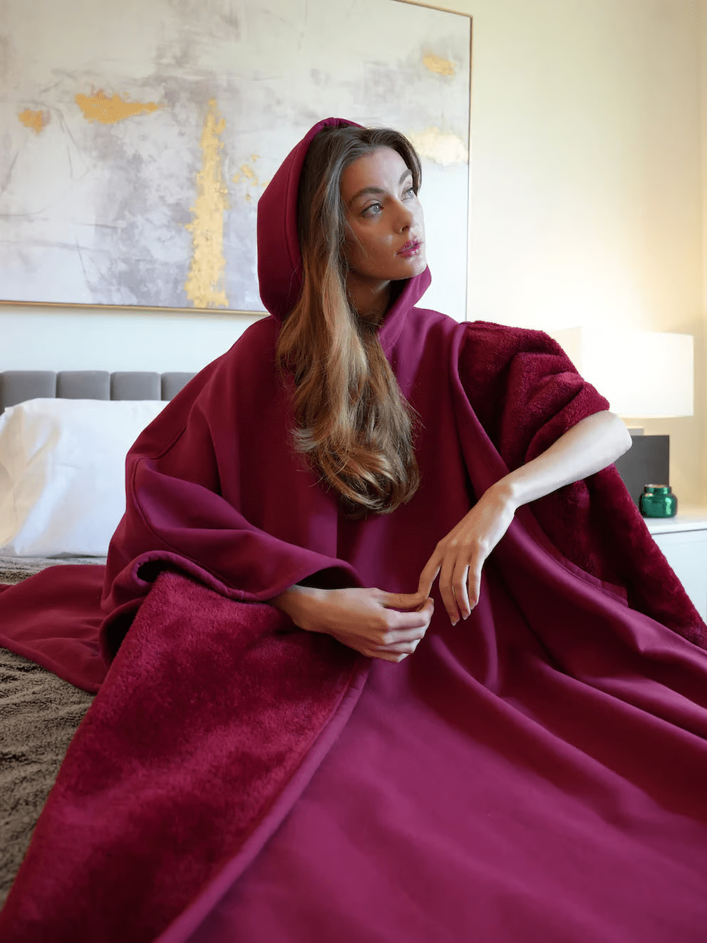 Soft women's oversize hoodie, plush feel, ultimate comfort for home relaxation.