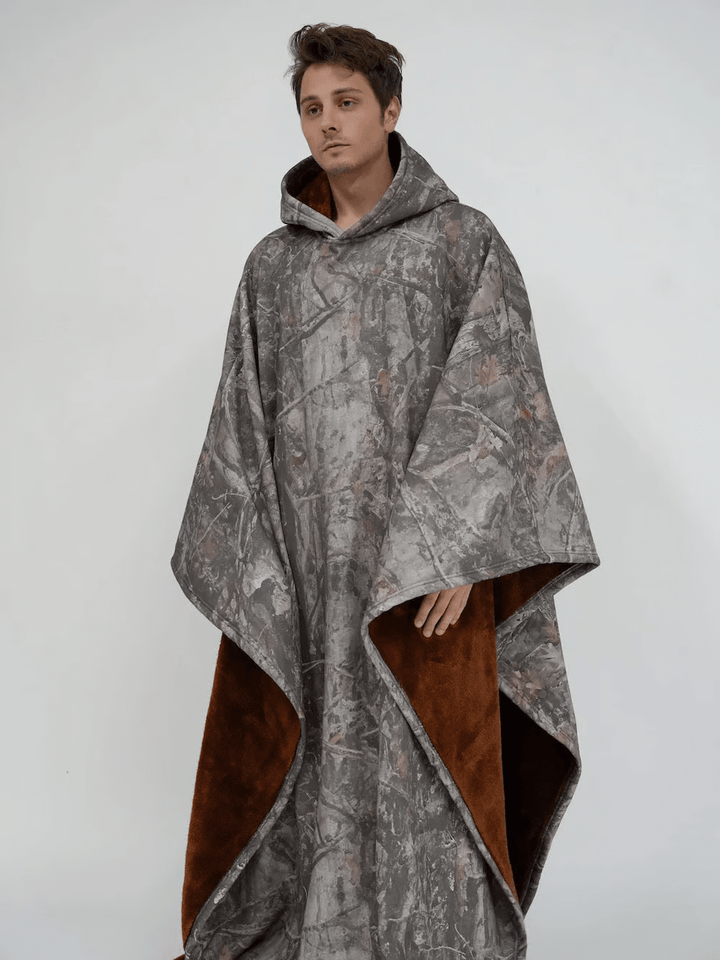 Warm women's blanket hoodie, cozy loungewear, perfect for anti-stress comfort.