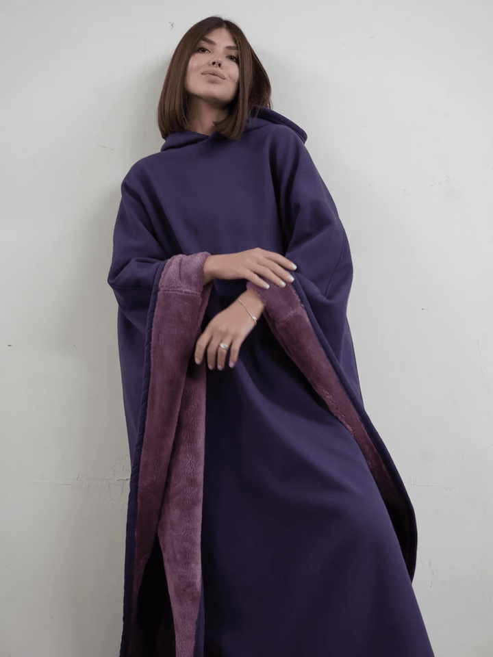 Warm and soft women's oversize blanket hoodie, cozy anti-stress wear.