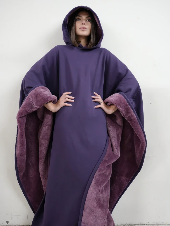 Women's warm blanket hoodie, ultimate comfort for cozy relaxation.