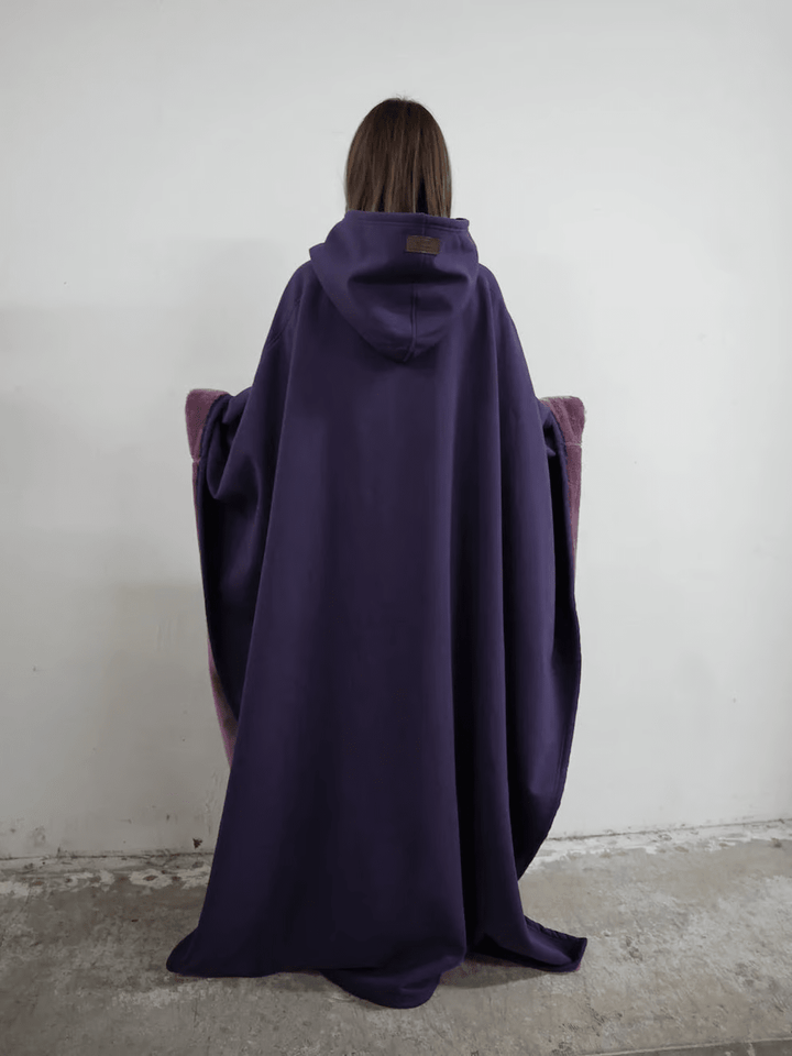Oversize women's hoodie, ultimate comfort, warm and soft feel for lounging.