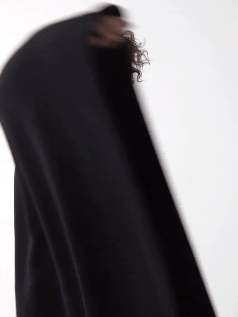 Stylish oversized women's sweatshirt, ultimate comfort for relaxed fashion.