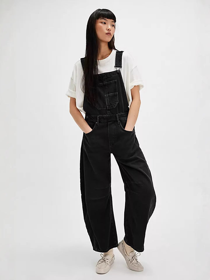Stylish women's relaxed fit jumpsuit with practical pockets, ideal for versatile streetwear fashion.