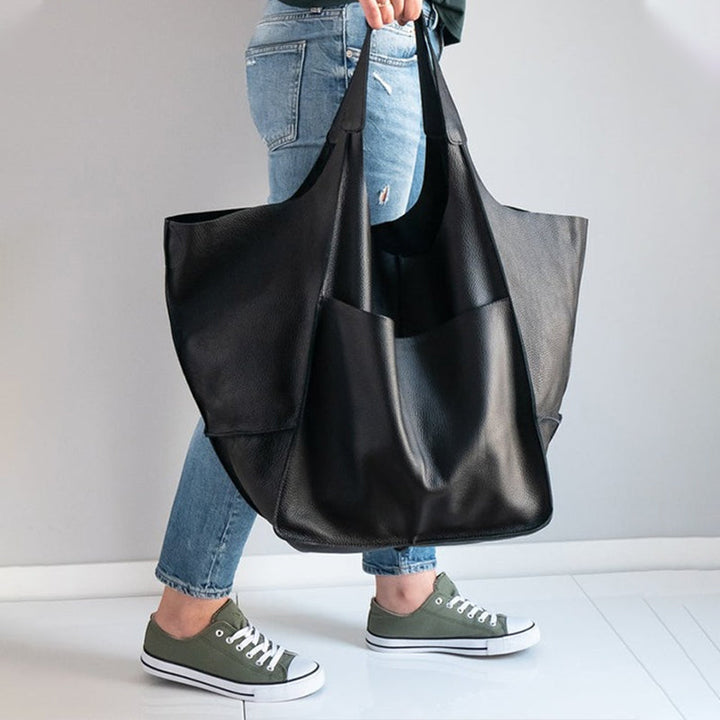 Oversized weekend tote bag for women, durable and fashionable.