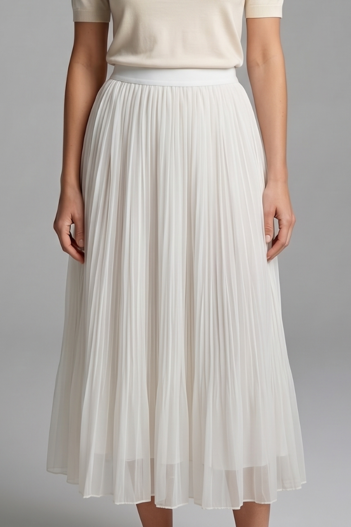 Long pleated maxi skirt for women, designed for easy summer style and comfortable daily wear.