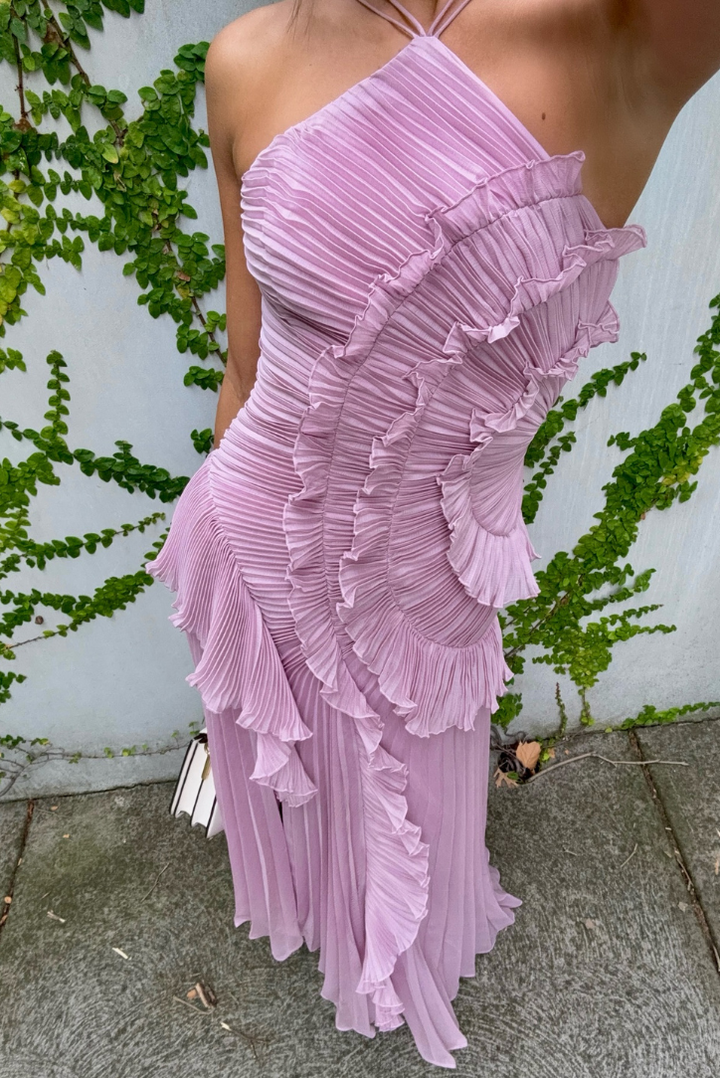Pleated women's midi dress featuring a flattering ruffle halter neckline, great for elegant parties or wedding guests.